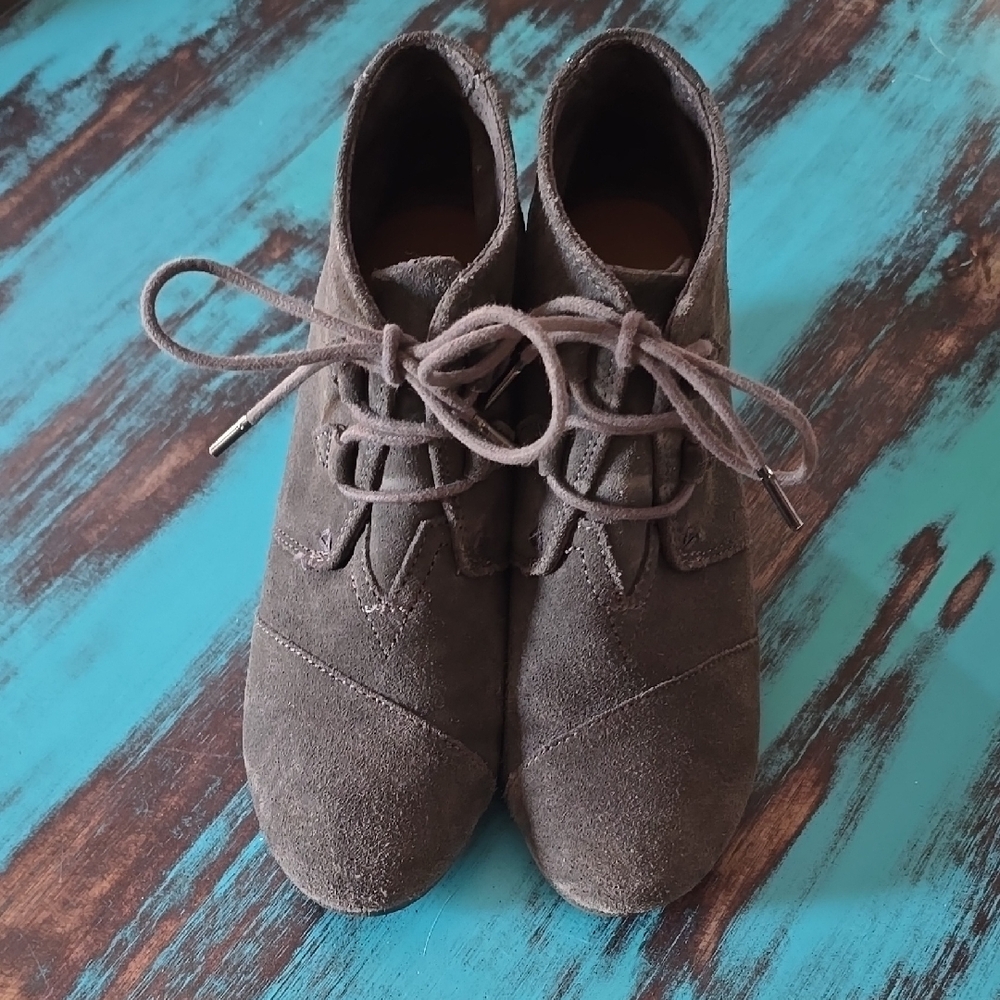 Tom's Suede Lace-Up Ankle Boots